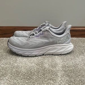 Women’s Hoka Arahi 6 Size 9
